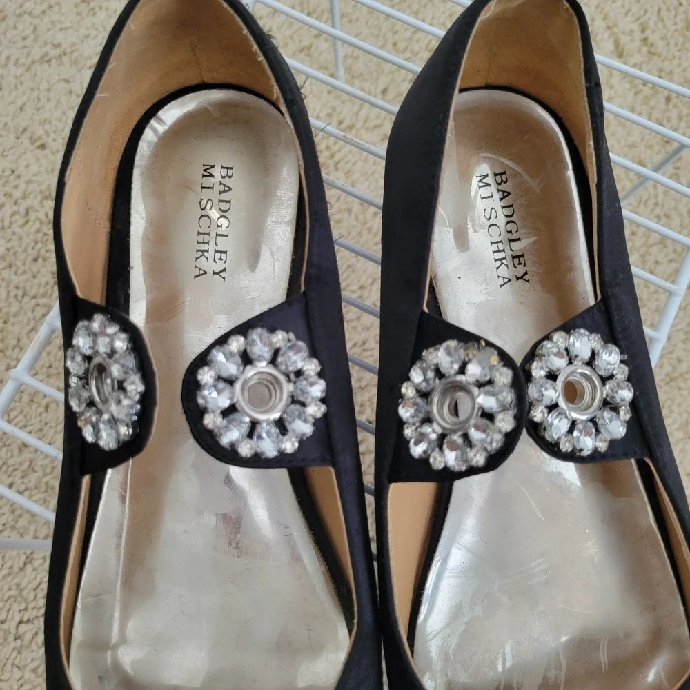 Badgley Mischka Marina Grommet Black Satin Mary Jane Flat Rhinestone Size 5 READ